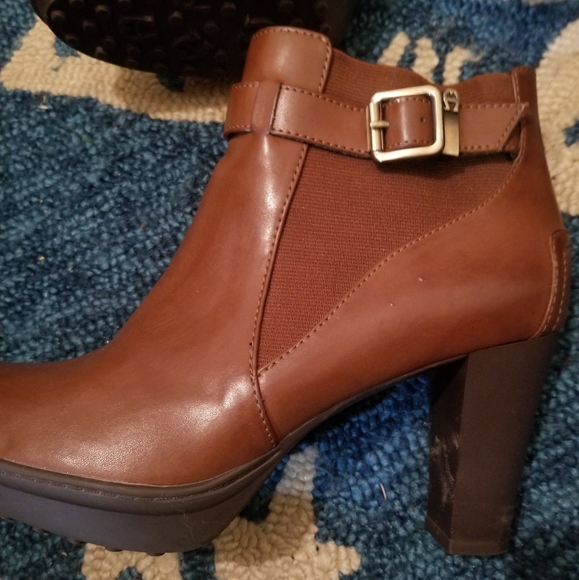 Boots - Picture 2 of 4